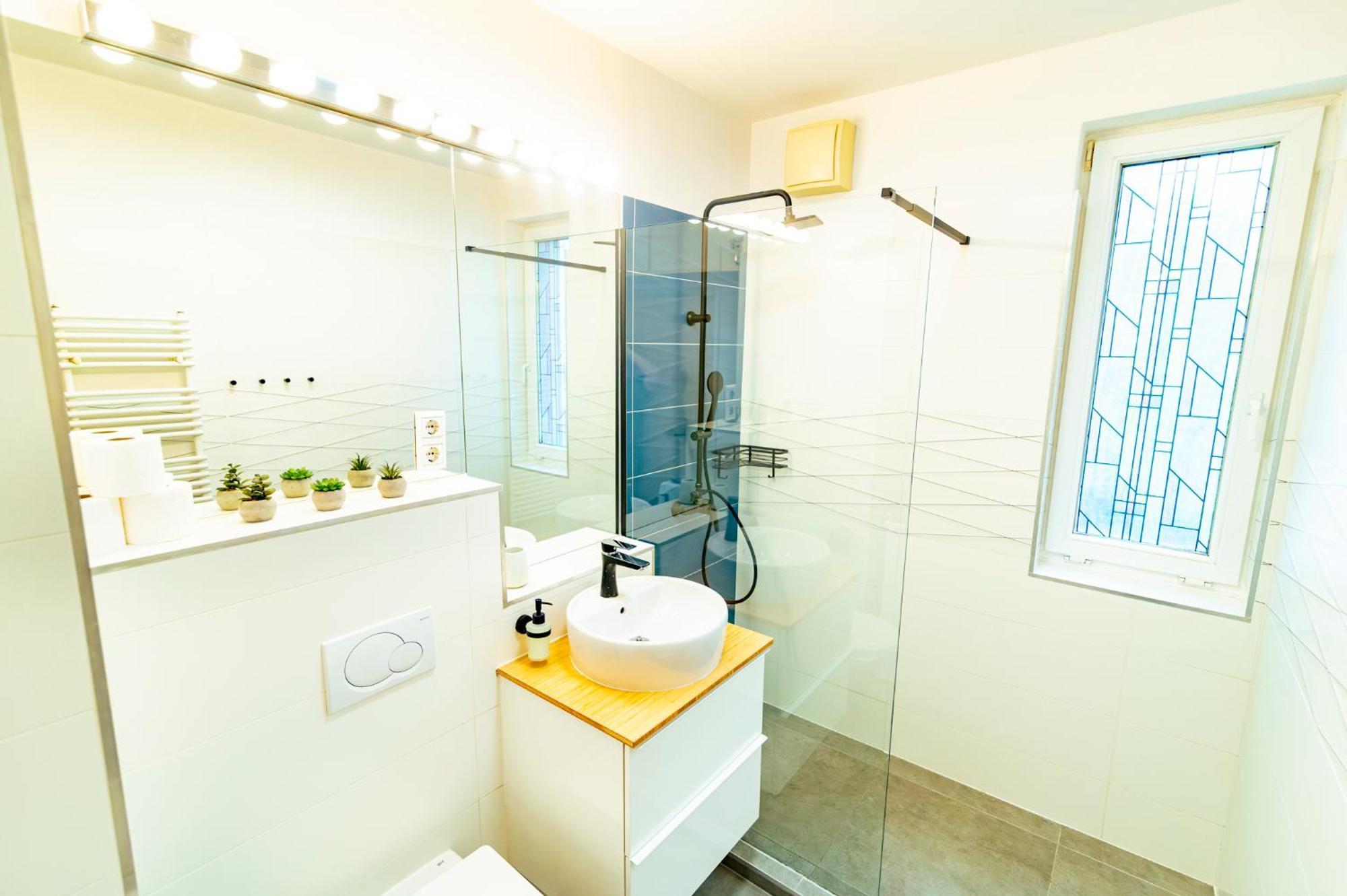 Feel Home Deluxe Corvin # Free Parking # Ac # Elevator, Budapest